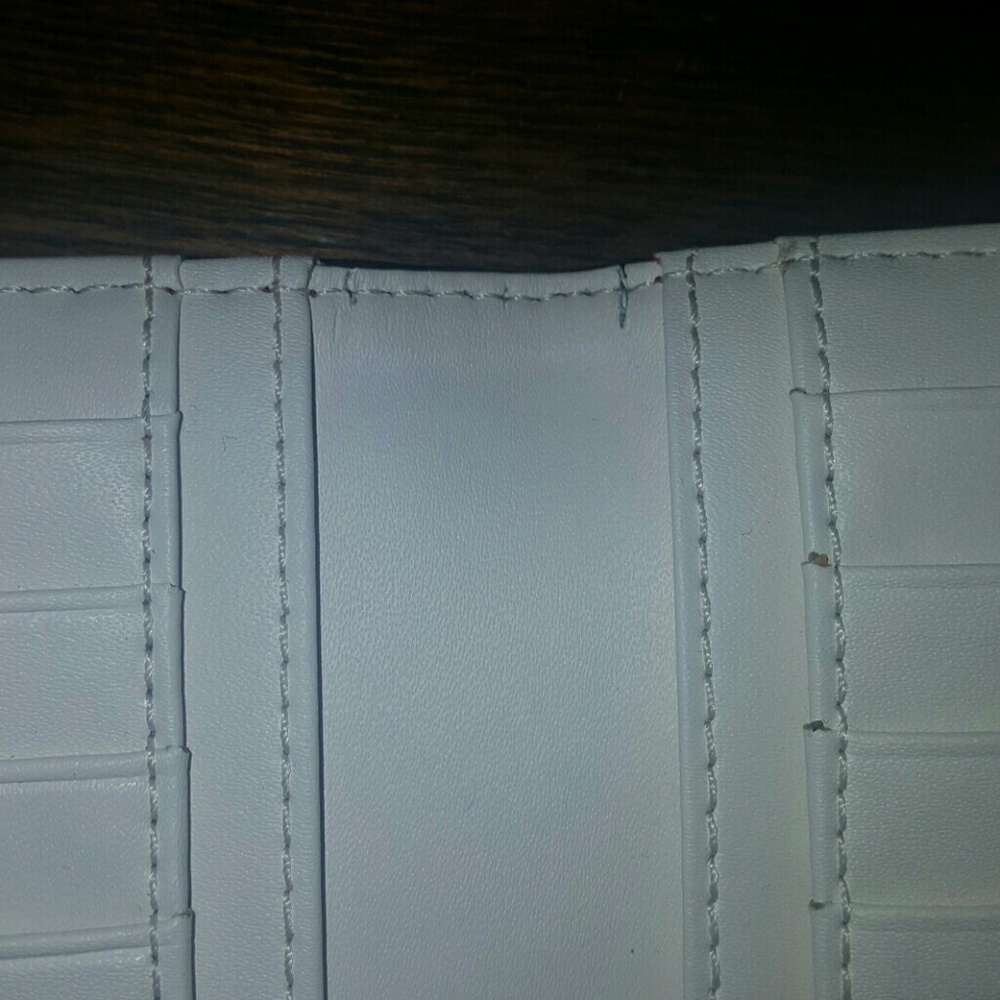 Red/Cream Wallet - Picture 5 of 5